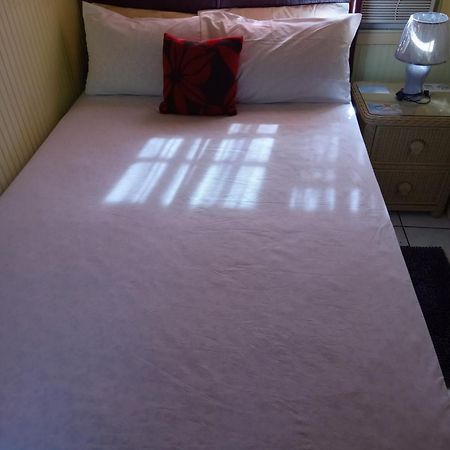 Apartment Unforgetable Gardens Falmouth Harbour ภายนอก รูปภาพ